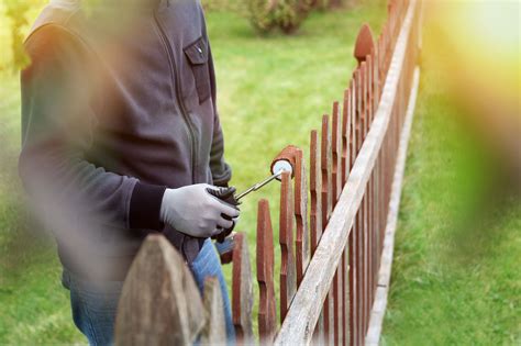 How to Paint a Wood Fence