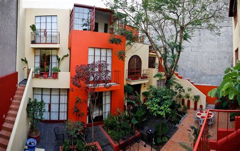 Bed and Breakfast Travel Blog: The Red Tree House in Mexico City