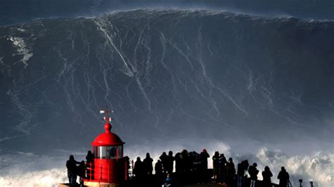 Biggest wave surfed: has Hugo Vau set a new world record in Portugal ...