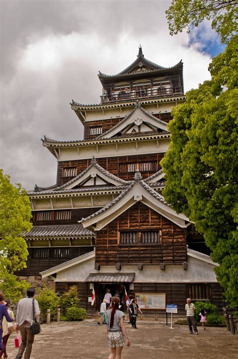 Life in the Land of the Rising Sun: Hiroshima Castle