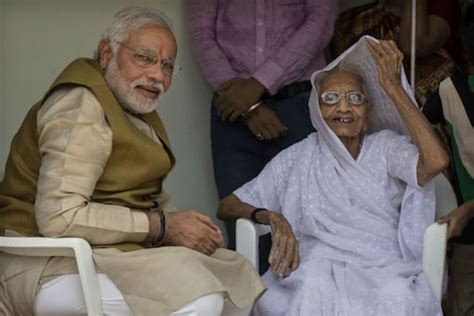 PM Modi Reveals 'One Mantra' His Mother Gave Him on Becoming CM of ...