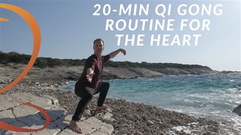 20-Min Beginner's Qi Gong Routine for a Healthy Heart - Qi Gong Class with Lee Holden - YouTube