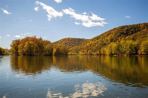 How Deep Is the Allegheny River Running Through Pittsburgh? - A-Z Animals