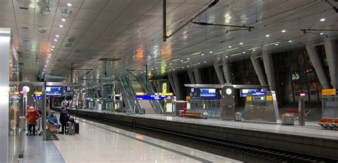 Zugverspätung am Bahnhof Frankfurt-Flughafen Fernbahnhof