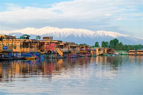 Kashmir House Boat