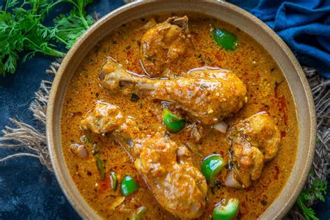 Kadai Chicken Recipe (Step by Step) - Whiskaffair