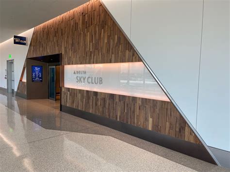 Review: Delta Sky Club Los Angeles (LAX - T3) - Live and Let's Fly