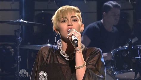 Miley Cyrus Performs “Wrecking Ball,” “We Can’t Stop” on SNL – Video ...