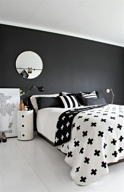 35 Timeless Black And White Bedrooms That Know How To Stand Out