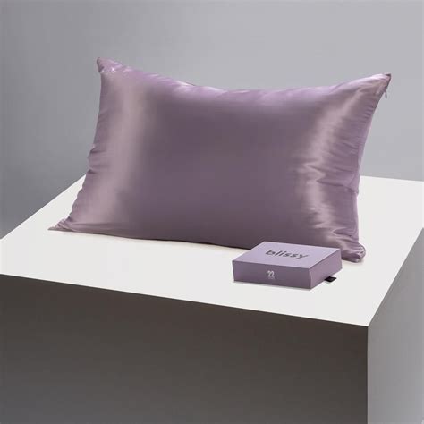 Blissy 100% Mulberry 22-Momme Silk Pillowcase - Lavender - Standard in ...