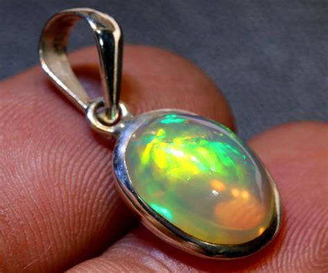 8.60 CTS ETHIOPIAN OPAL PENDANT OF-430