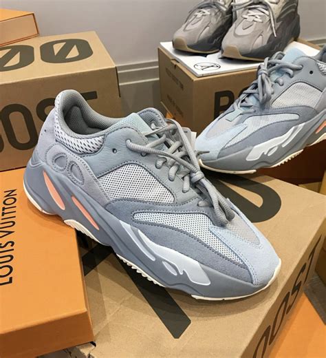 YEEZY BOOST 700 – billionairemart