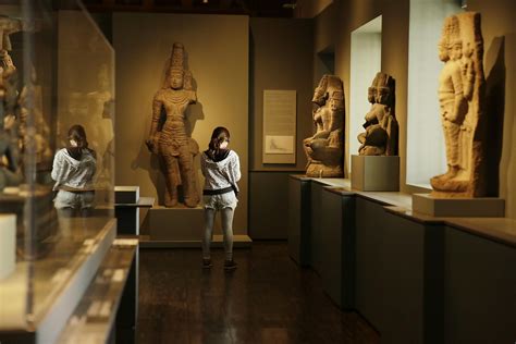 Asian Art Museum rising to put tough days behind - SFChronicle.com