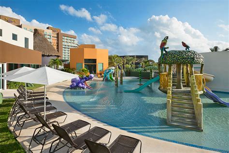 Viajes Buenaventura » hard-rock-hotel-cancun-kids-club-pool