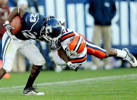 UConn football team seeks first road win of the season at Syracuse ...