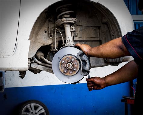 Brakes Grinding? Here is What you Should Know - Cash Cars Buyer