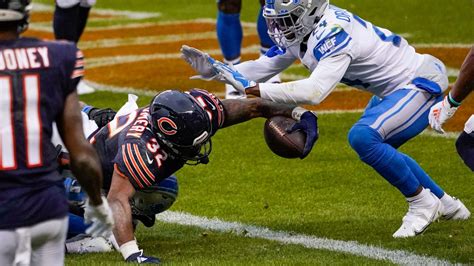 Chicago Bears running back David Montgomery makes FOUR Lions miss on ...