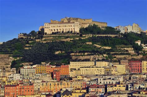 Top 10 locuri de vizitat in Napoli Italia