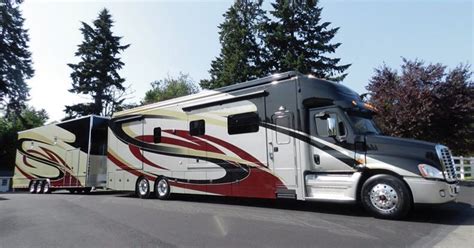 Motorhome matching trailer | Vintage volkswagen bus, Luxury motorhomes ...