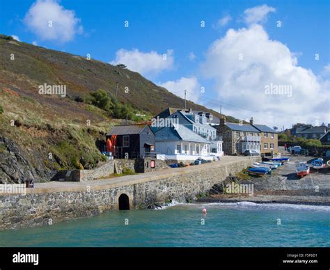 Mullion Cove Harbour, Lizard Peninsula, Cornwall, England, UK Stock Photo - Alamy