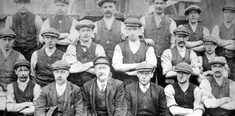 Tour Scotland Photographs: Old Photograph Shipyard Workers Glasgow Scotland