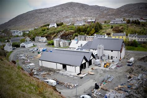 Isle of Harris Distillery Using Sugar Kelp Seaweed to Make Gin | Distillery Trail