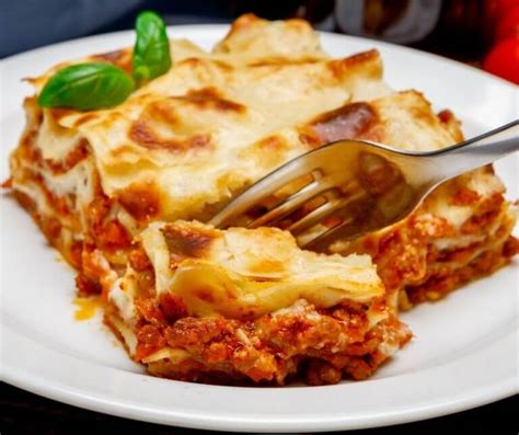 Olive Garden Lasagna Classico Review - Fast Food Menu Prices