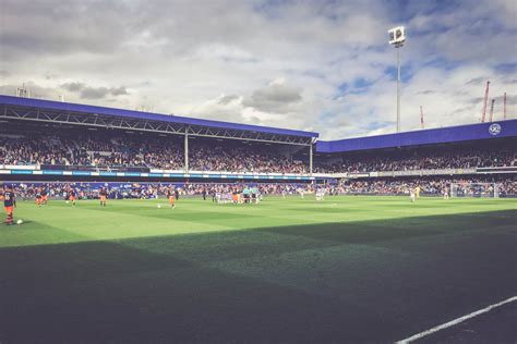 Loftus Road Stadium, London - FLUTLICHTFIEBER