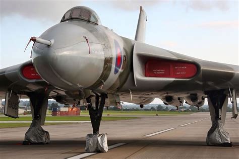 Avro Vulcan XH558 | Avro vulcan, Vulcan, Fighter planes jets