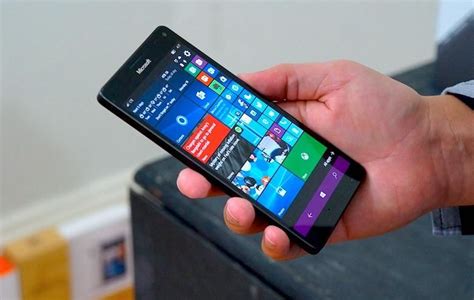 Microsoft Lumia 950XL First Impressions (Video)