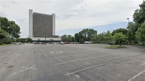 One of DoubleTree hotel's parking lots for sale in Bloomington - Minneapolis / St. Paul Business ...