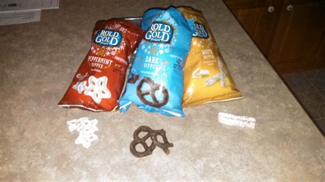 Rold Gold Holiday Dipped Pretzel Review - BB Product Reviews