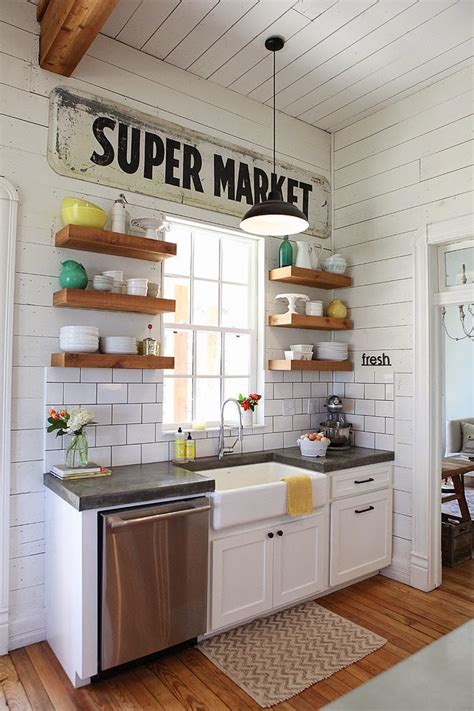 crunchylipstick: Farmhouse by Magnolia Homes (via homeadore.com)