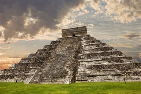 Most Amazing Aztec Pyramids near Mexico City & Cancun, Mexico