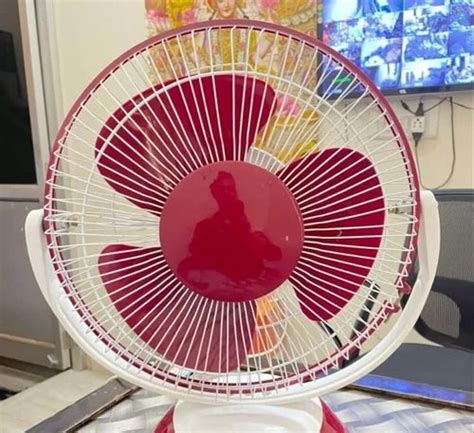 300mm Red Electric Table Fan at Rs 650/piece | Small Table Fan in New Delhi | ID: 26128880073