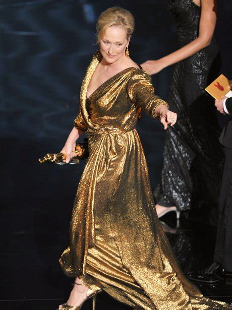 Meryl Streep accepts her Oscar for Best Actress - Oscars 2012: Winners - Heart