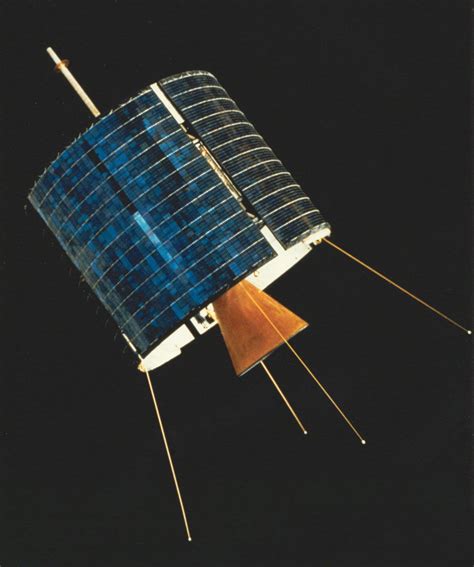 Satellite communication - Spacecraft, Orbit, Signals | Britannica