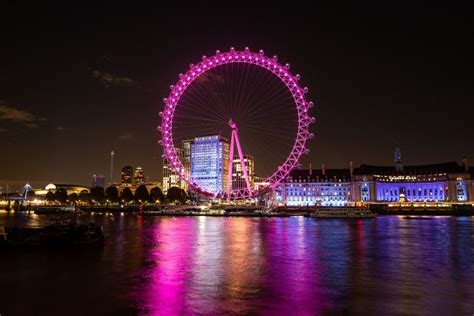 London Eye Has Turned Pink Under A New Sponsorship Deal