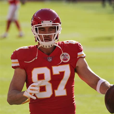 Chiefs' Travis Kelce Sets Multiple TE Receiving Records During Game vs ...