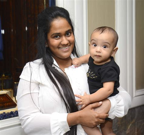 Arpita Khan with baby ahil snapped at taj hotel on 6th Oct 2016 ...