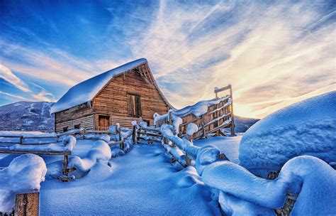 Winter Cabin in Snowy Mountains - 4K Ultra HD Wallpaper