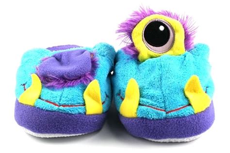 Brag Worthy Christmas ~ Stompeez Kids Slippers Review