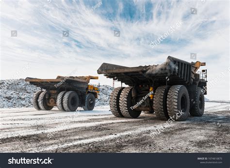 Large Quarry Dump Truck Loading Rock Stock Photo 1074810875 | Shutterstock