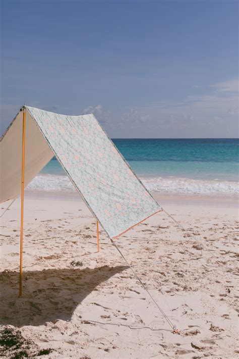 This DIY Beach Tent Fits in a Suitcase ⋆ Ruffled