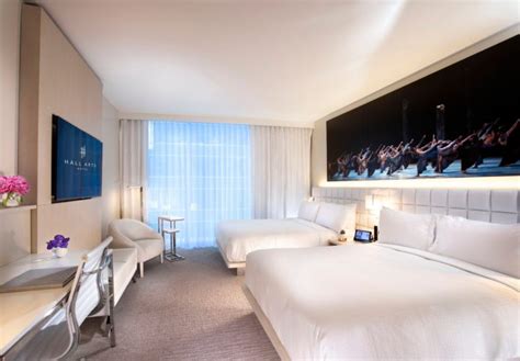 Luxury Hotel Rooms in Dallas | Downtown | HALL Arts Hotel