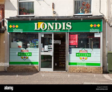 Londis convenience store Stock Photo - Alamy