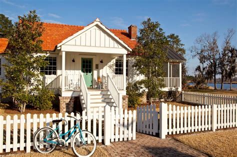 Beyond The White Picket Fence – Designs And Styles To Consider - Decorpion