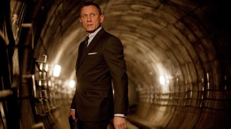 BOND 25 Halts Production After Daniel Craig is Injured While Shooting ...