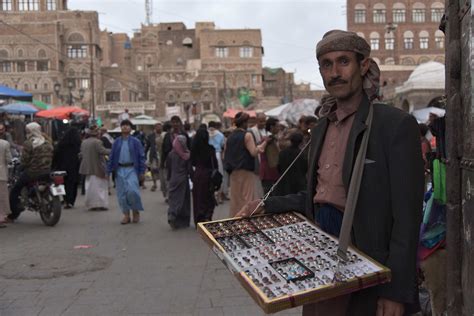 Yemeni Photographers Show the Horrors of the Country's Civil War - VICE