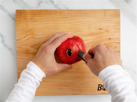 How to Cut a Pomegranate